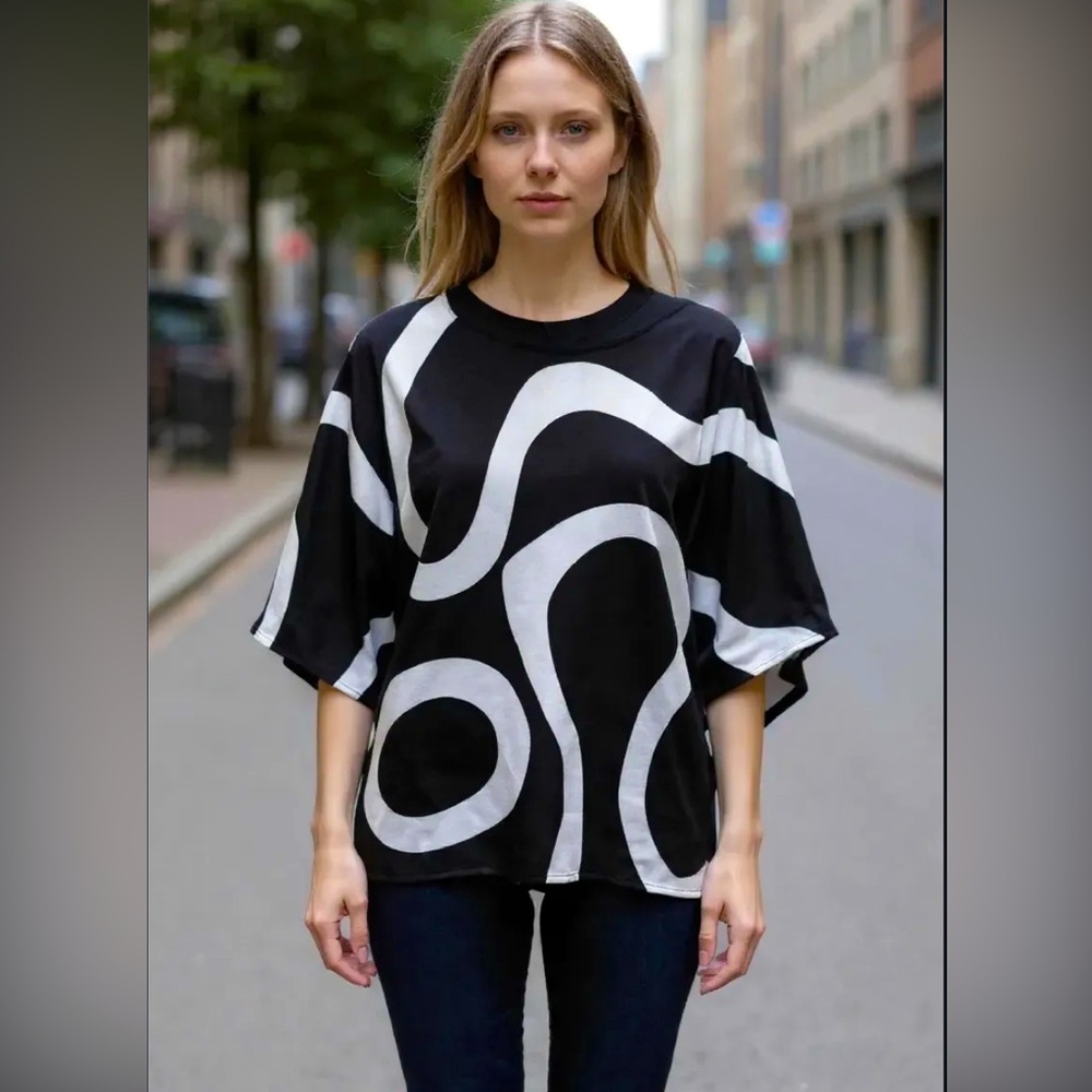 Chico's Black and White Abstract Blouse (XL)